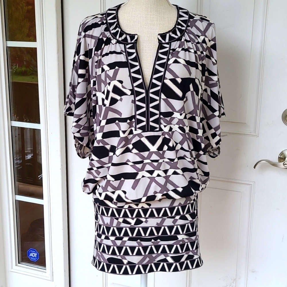 BCBGMAXAZRIA SHORT DRESS